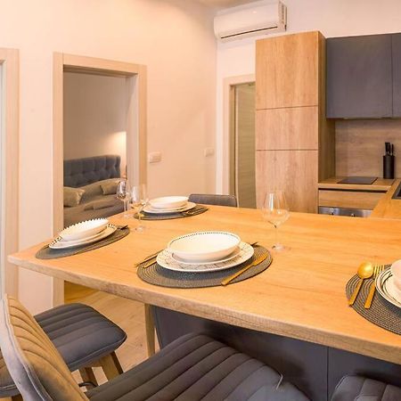 Luksuzni Apartman Ribica U Samom Centru Grada 스플리트 외부 사진