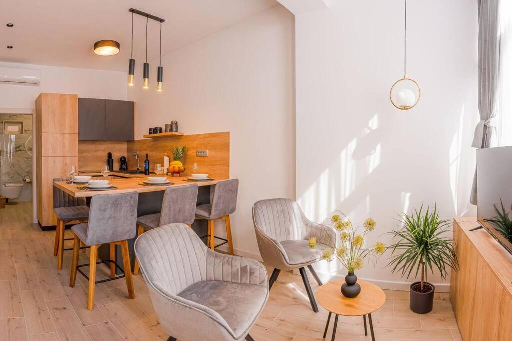 Luksuzni Apartman Ribica U Samom Centru Grada 스플리트 외부 사진